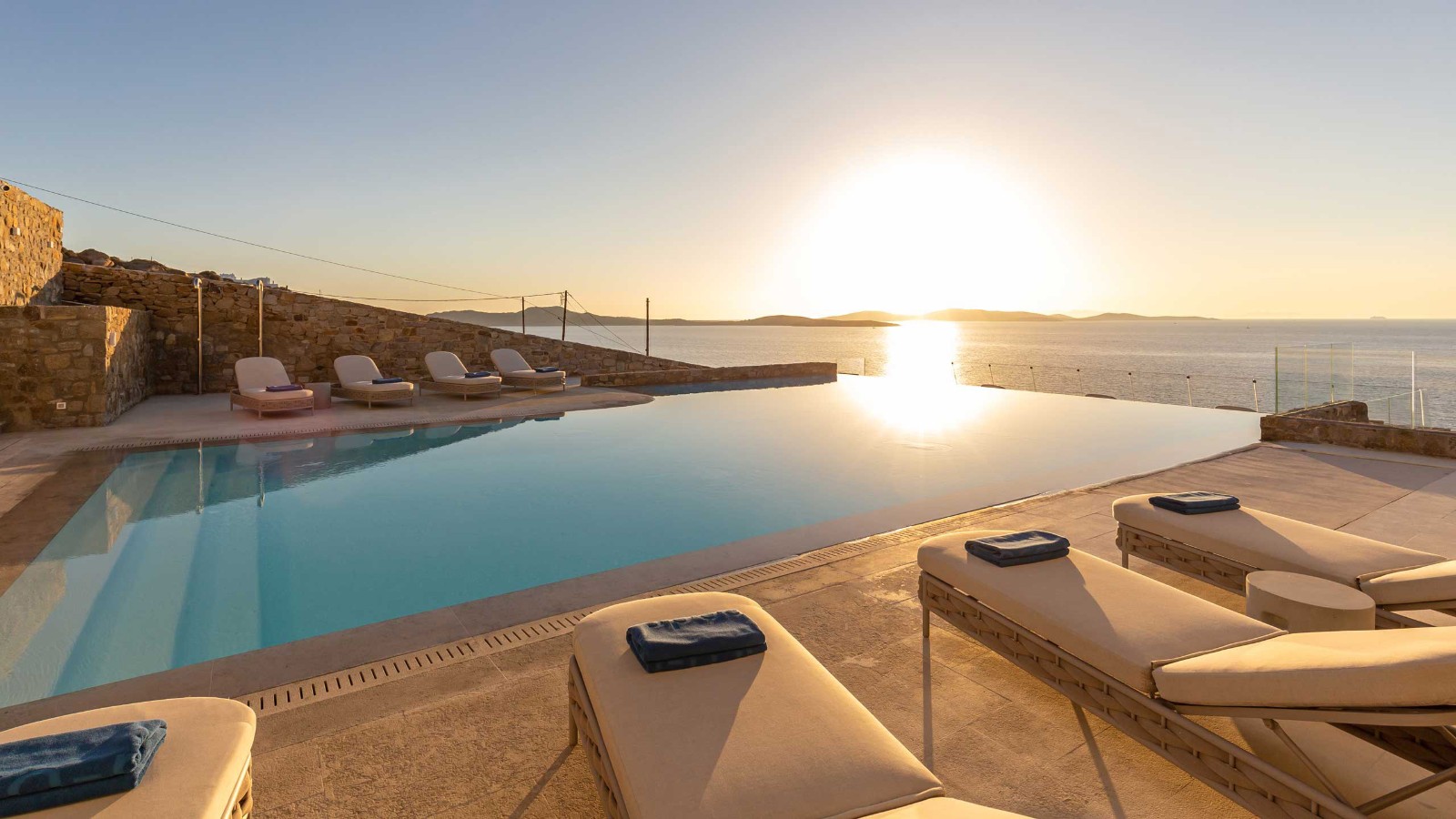 CJ-Commercial-Corniche Luxury Resort Hotel, Mykonos, Greece (8).jpg